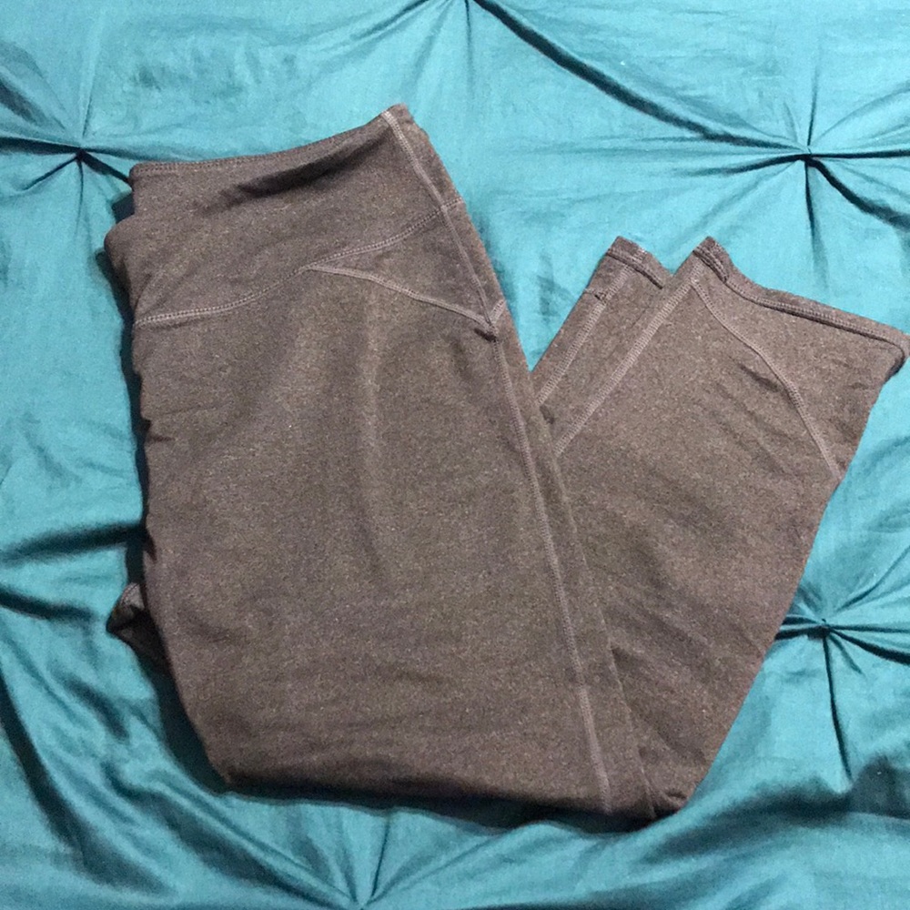 Fabletics Gray Lima Capris